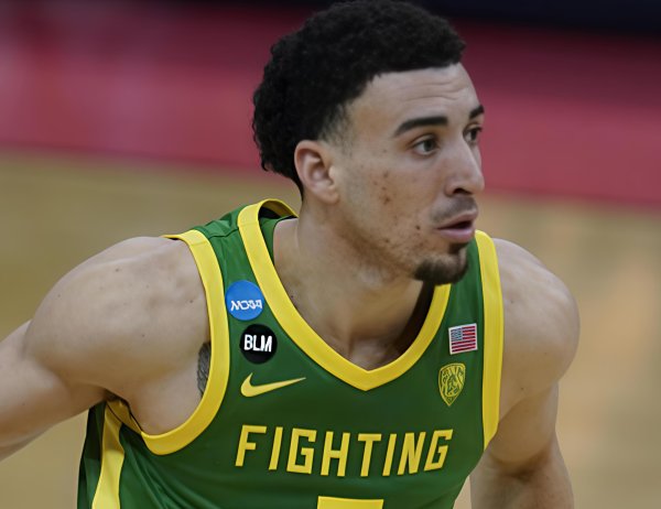 融创配资 竞争残酷！他三年前曾入选新秀最佳阵容，如今却已被NBA淘汰